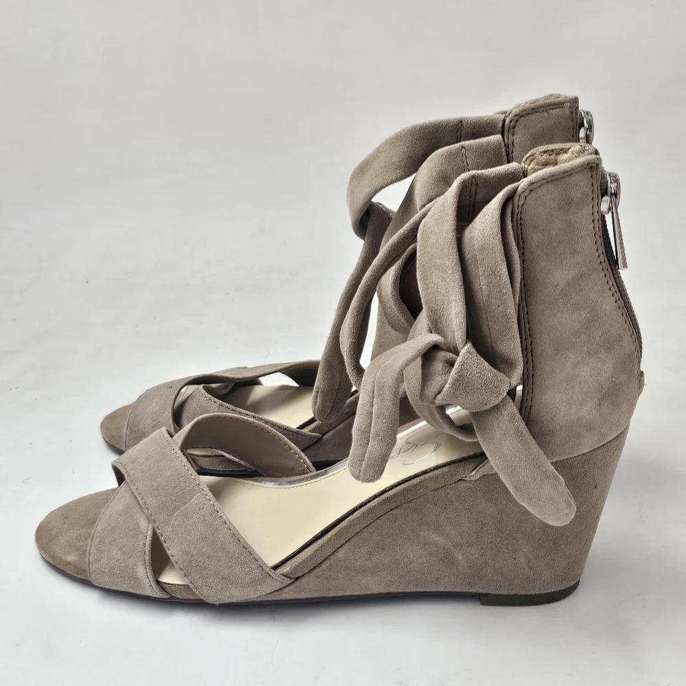 Jessica Simpson Cyrena Suede Wedge Sandal Womens 8.5 Warm Taupe Lace Up